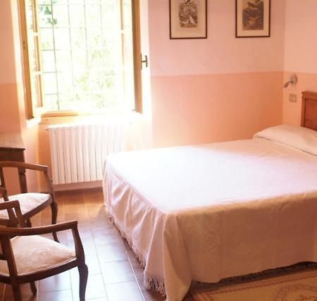 Le Camelie Bed & Breakfast Brissago-Valtravaglia Екстериор снимка